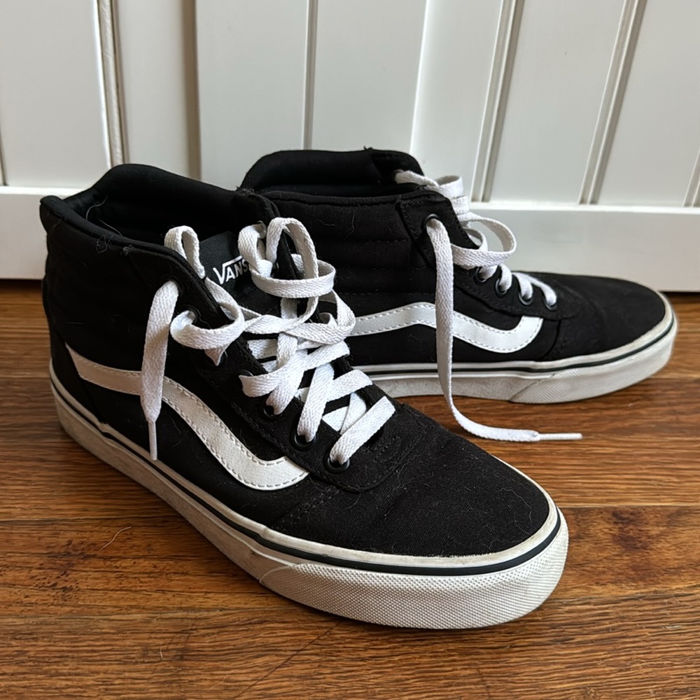 Black and White High Top Vans - size 6.5 - Picture 3 of 5